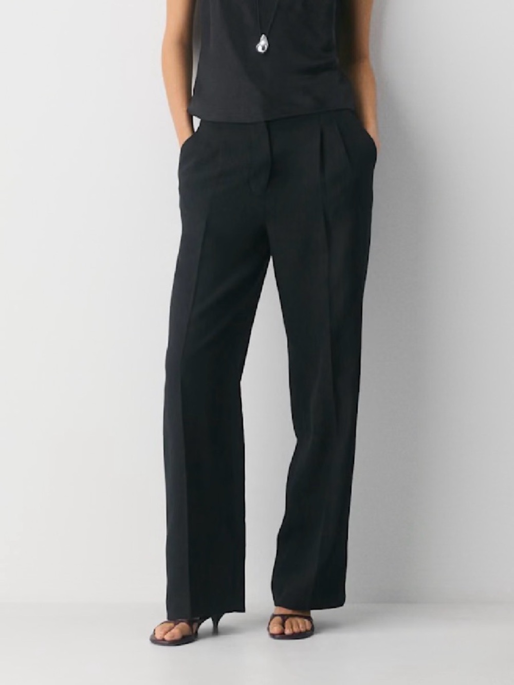Aritzia The Effortless Pant Linen - size 6